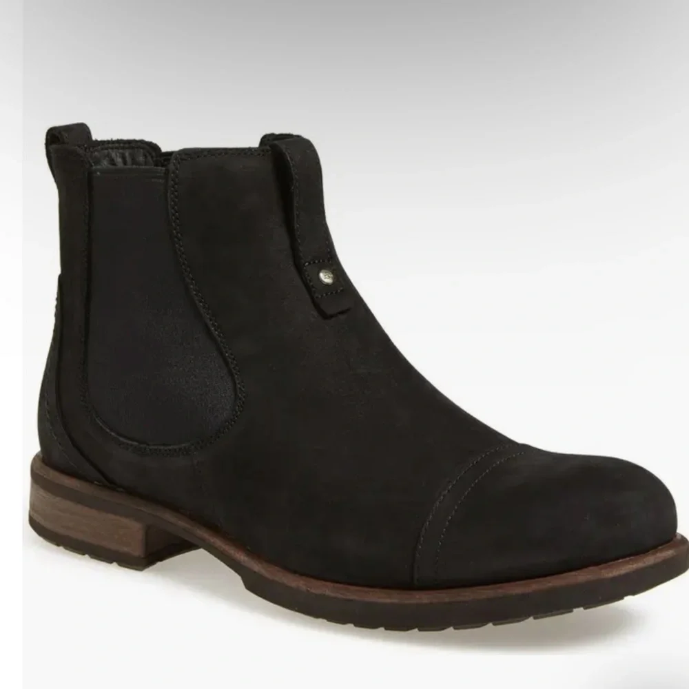 Ugg Gallion Chelsea Black Suede Pull On Boots Size 9
